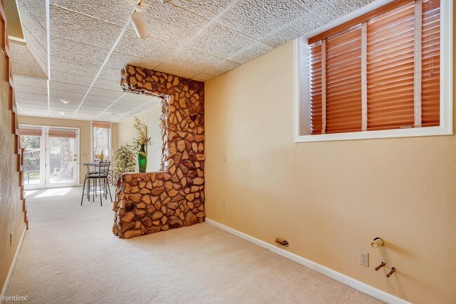 Building Photo - 5 br, 3.5 bath House - 250 Crawford Drive