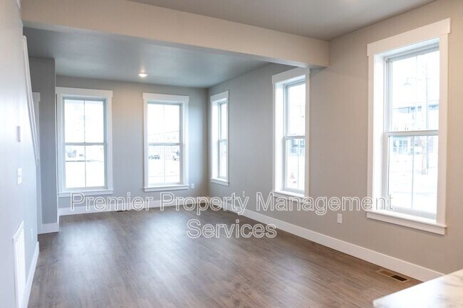 Foto del edificio - 6035 Elysian Rd