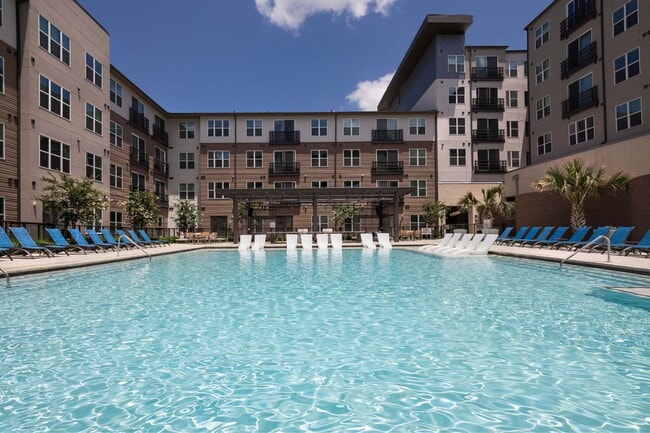 Building Photo - The Grand at Legacy West