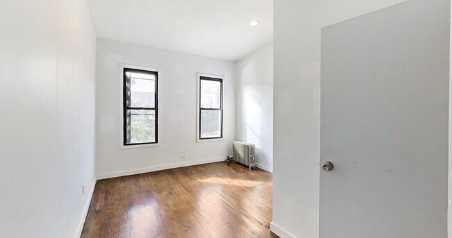 Foto del edificio - 886 Franklin Ave