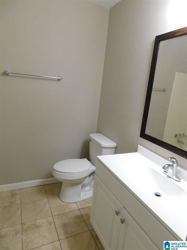 Building Photo - 112 Coral Cir