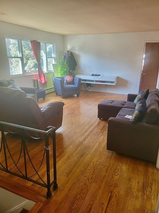 Photo - 412 Commercial Ave Apartment