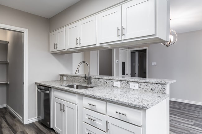 Foto del edificio - 7210 Grass Valley Dr