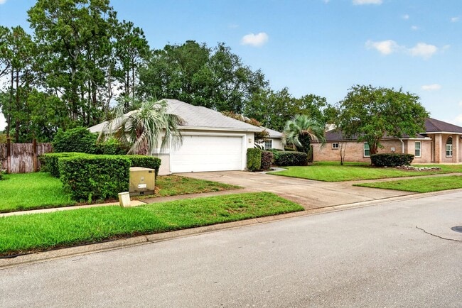 Building Photo - 12949 Chets Creek Dr S