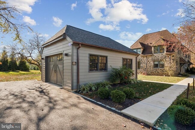 Building Photo - 767 Newtown Rd