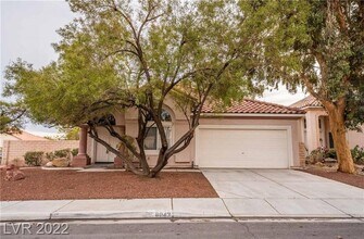 Building Photo - 8043 Shadowvale Dr
