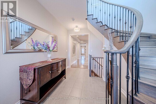 Photo du bâtiment - 72 Killington Ave