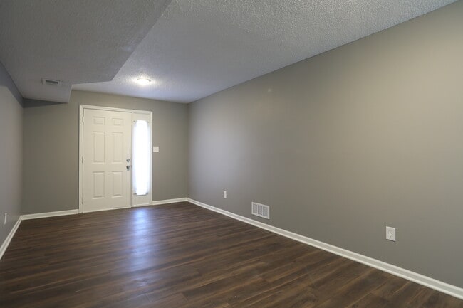 Foto del edificio - 326 NW Gibson Rd