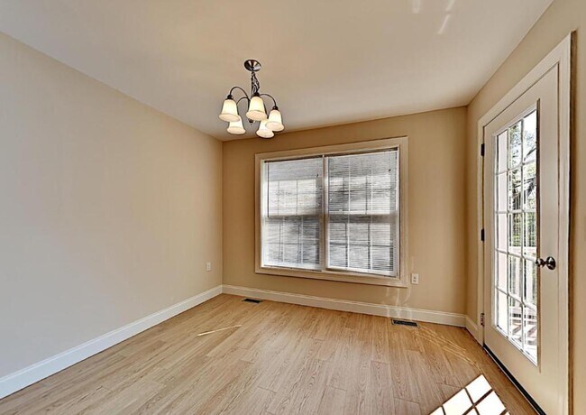Foto del edificio - 125 Surrey Ct