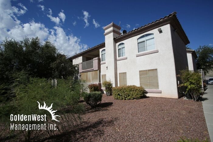 Primary Photo - Cozy 2Bdm 2Ba in a Gated Community