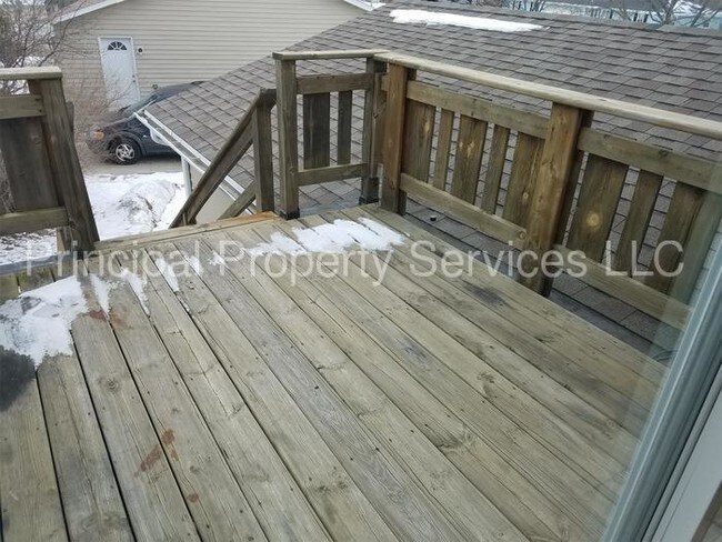 Building Photo - 459 N St Bernard Dr