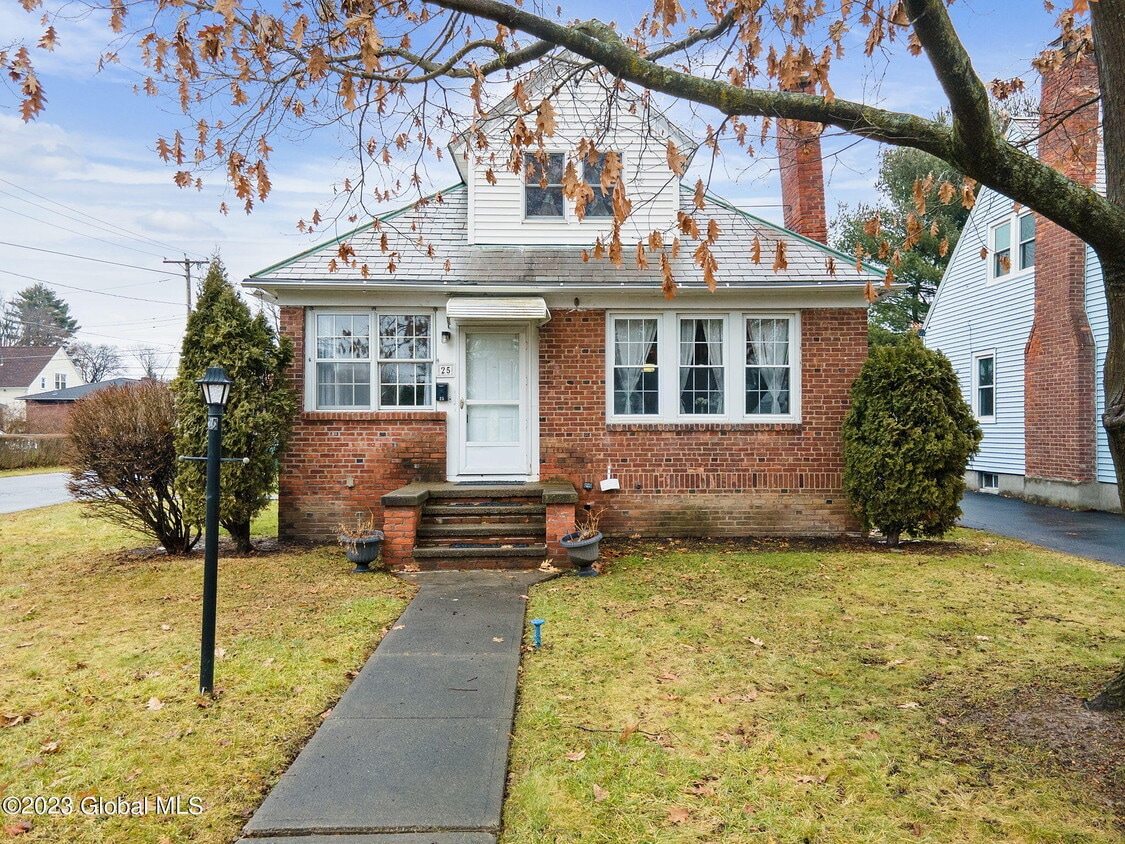 Primary Photo - 25 Fordham Ct