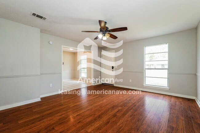 Foto del edificio - 1443 Cherrie Ave