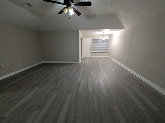 Foto del edificio - 11818 Sawmill Stream Cir