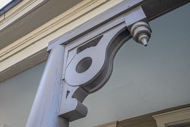 Building Photo - 1107 E 32nd St