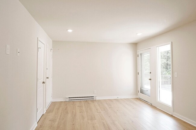 Building Photo - Renovated UVA Apartment in a Prime Location Near School of Data Science