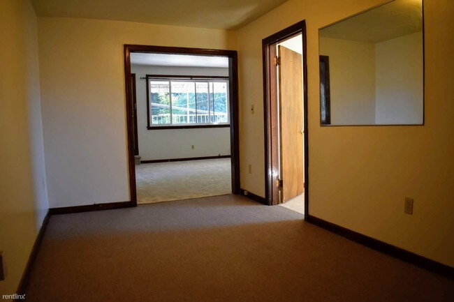 Foto del edificio - 2 br, 1 bath Apartment - 47 Bates Street #2