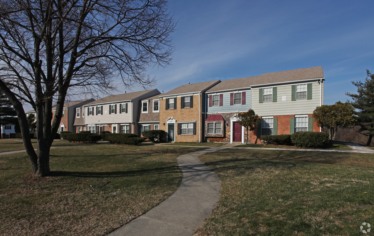 Building Photo - Heritage Hill Rental Townhomes