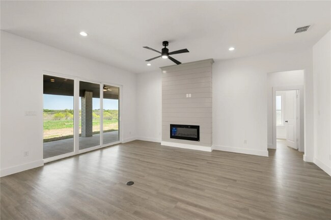 Building Photo - 701 Shadle Rd