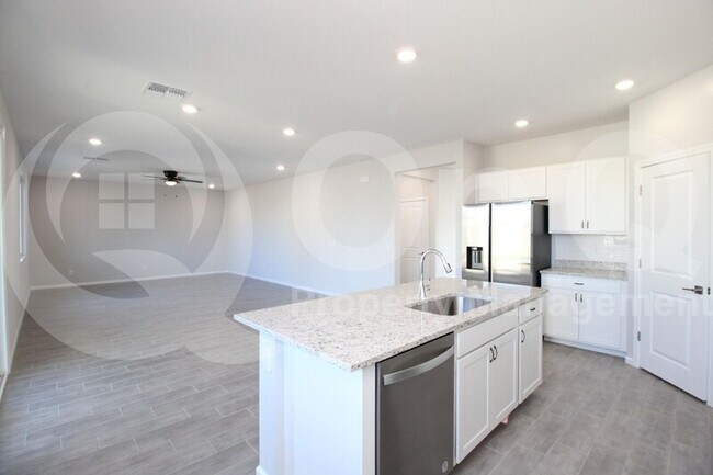 Foto del edificio - 18020 W Camino de Oro