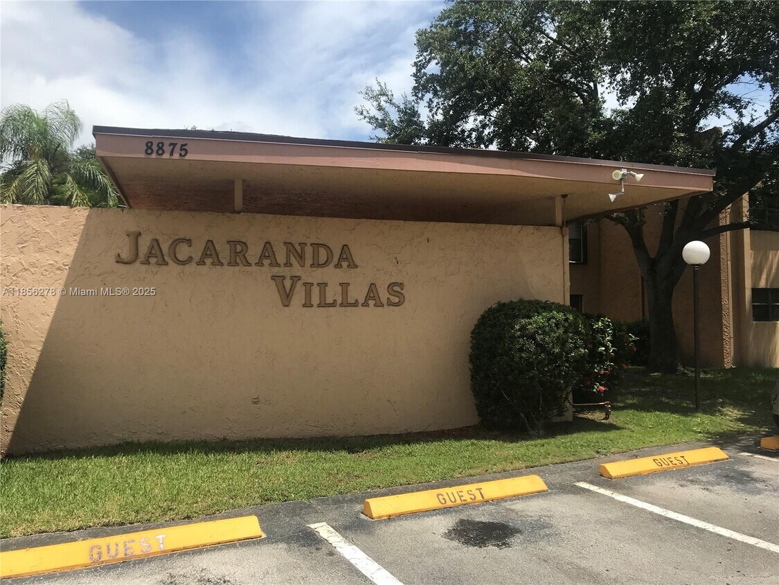 Foto principal - 8851 N New River Canal Rd