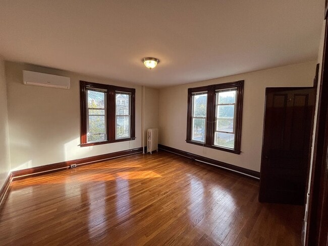 Building Photo - 58 Boston St