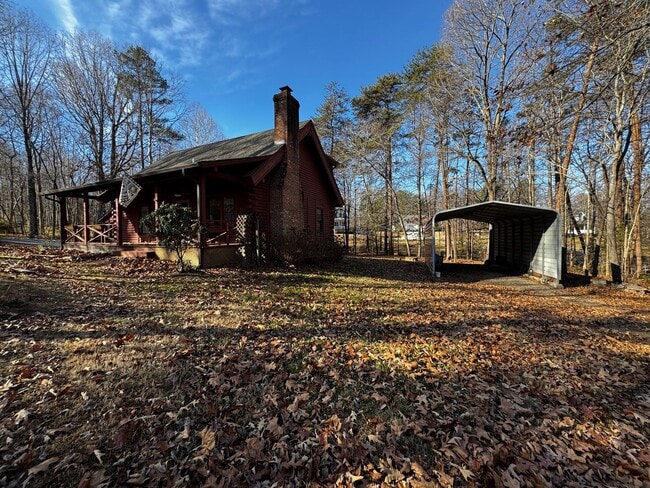 Building Photo - 257 Kim St