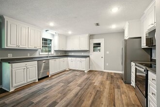 Building Photo - 103 Parkwood Dr