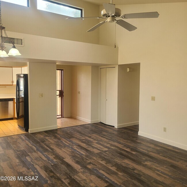 Foto del edificio - 624 S Cynthia Ave