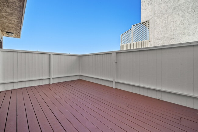 large deck - 519 Meyer Ln
