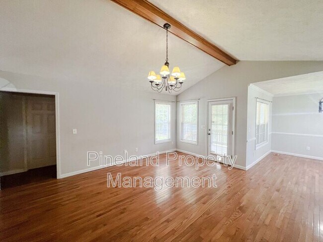 Foto del edificio - 7228 Beaver Run Dr