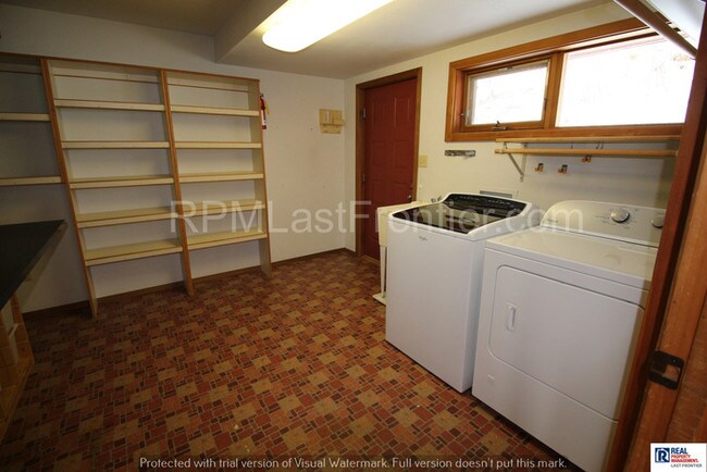 Building Photo - 7300 Big Mountain Dr