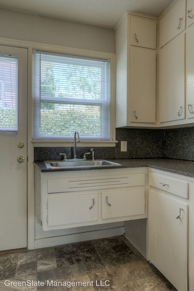 Building Photo - 119 N 38th St