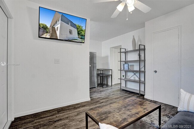 Foto del edificio - 708 NW 4th Ave