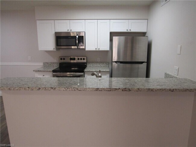 Building Photo - 5303 Summerlin Rd