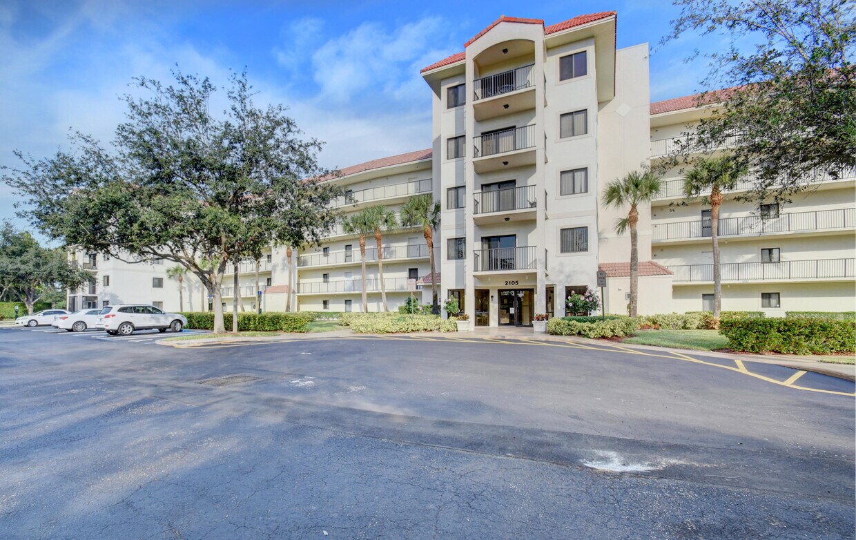 2105 Lavers Cir Unit 109, Delray Beach, FL 33444 Condo for Rent in