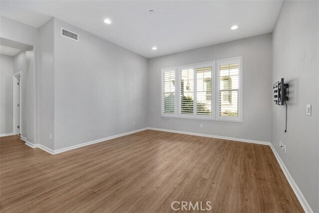 Building Photo - 219 Primrose Dr