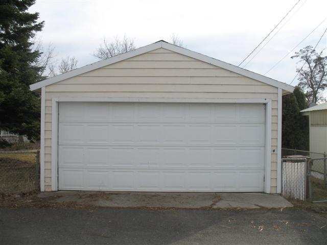 Building Photo - 4 Bedroom Shadle Rancher