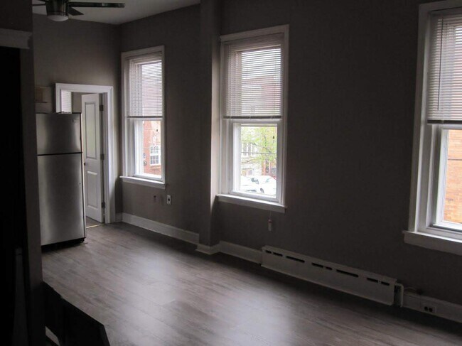 Building Photo - 1627 Wolf St