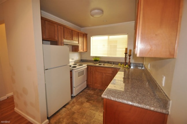 Building Photo - 1476 Creekside Dr