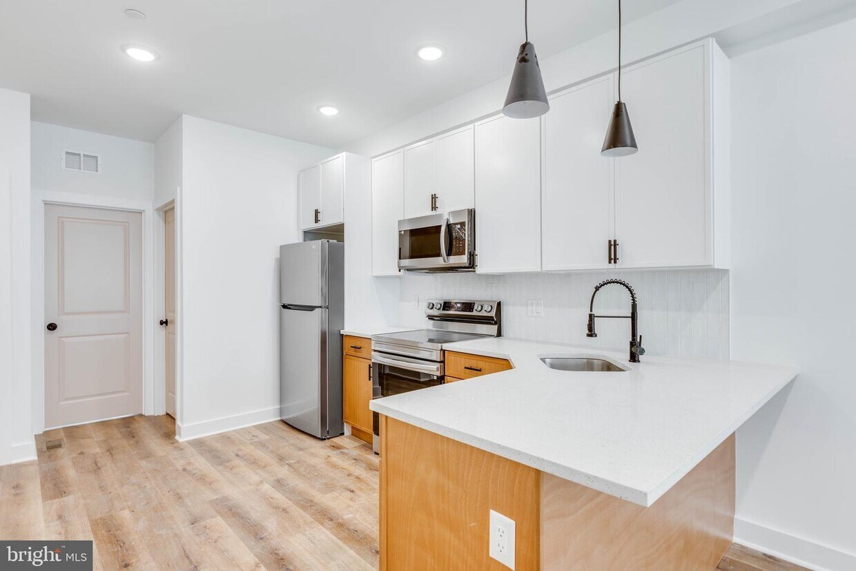 Photo - 2528 N 11th St-1