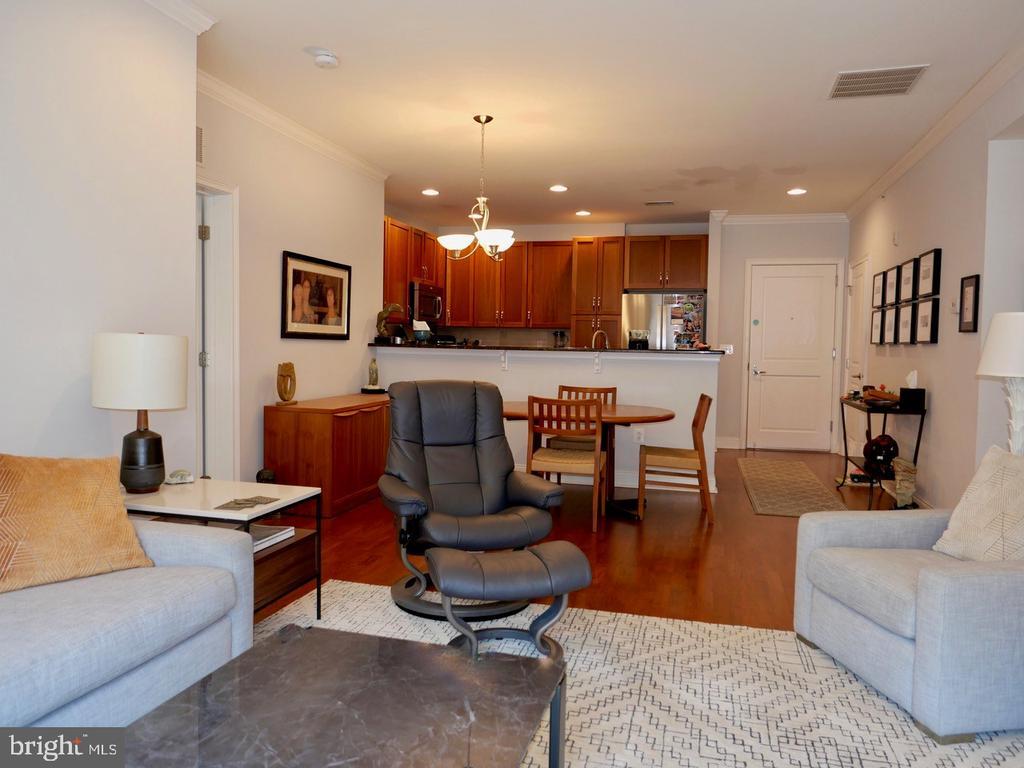 Foto principal - 600 Commodore Court