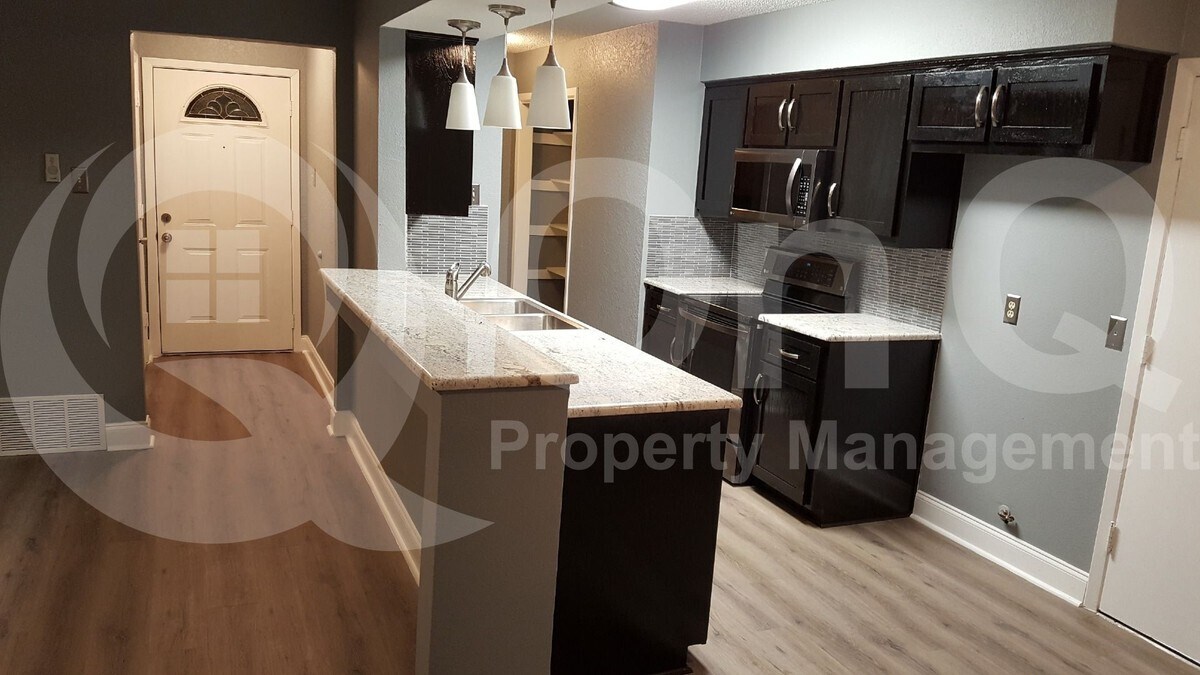 Foto principal - 4904 Brookhollow Dr