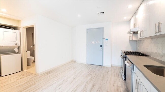 Foto del edificio - 109-9 15th Ave