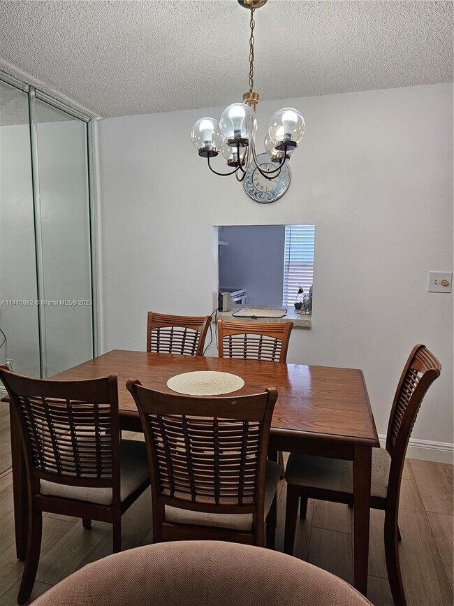 Foto del edificio - 6150 NW 62nd St