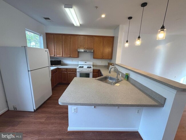 Building Photo - 108 Moore Dr