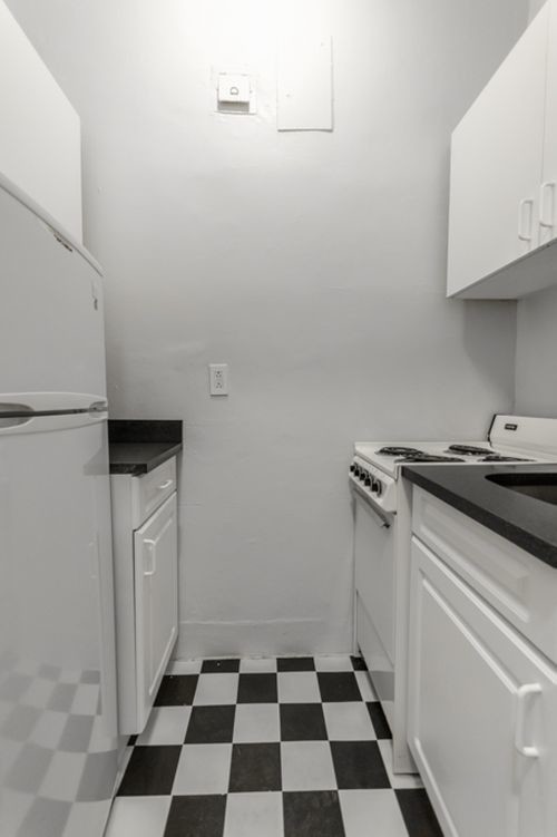 Building Photo - 208 W 23rd St