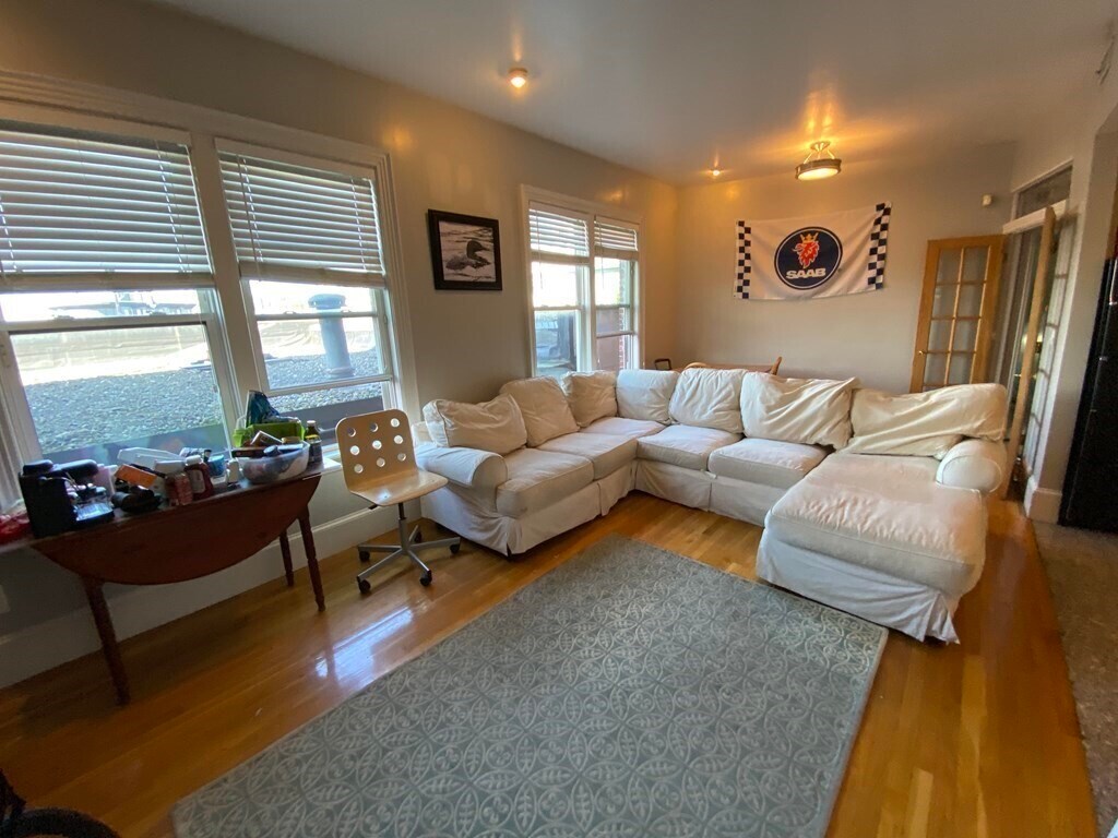 Primary Photo - 611 Dorchester Ave