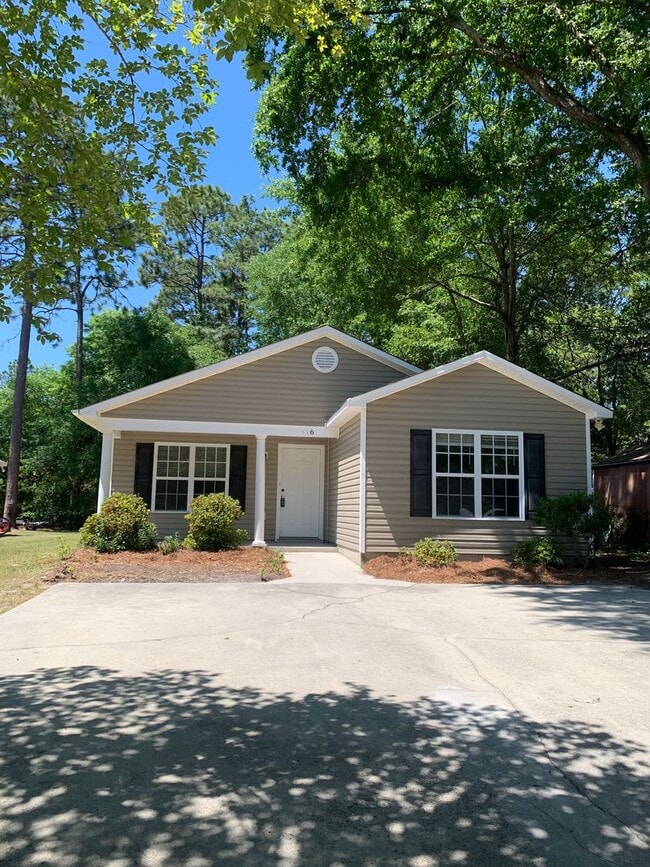 Building Photo - 116 Hillsdale Dr