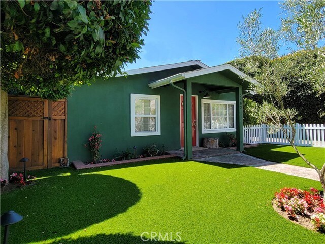 Building Photo - 2402 Rockefeller Ln